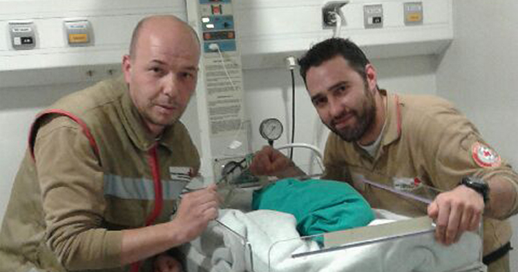 Bebé nasceu na ambulância da Cruz Vermelha de Ribeirão
