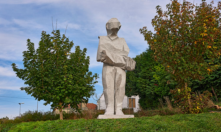 Escultura-de-Denis-Monfleur-em-Santo-Tirso