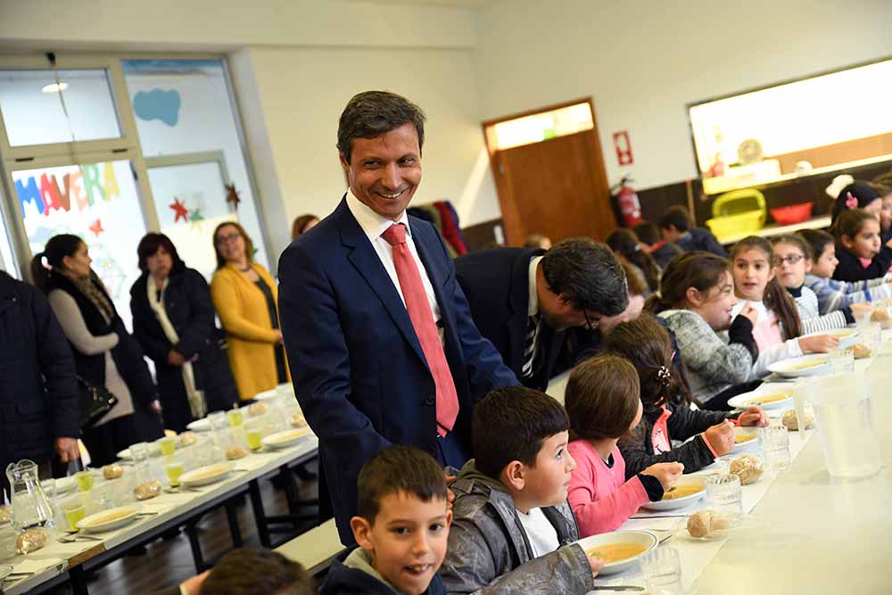 Paulo Cunha almoçou nas escolas (3)